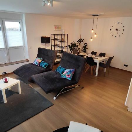 Wohnung In Muelheim-Kaerlich ภายนอก รูปภาพ
