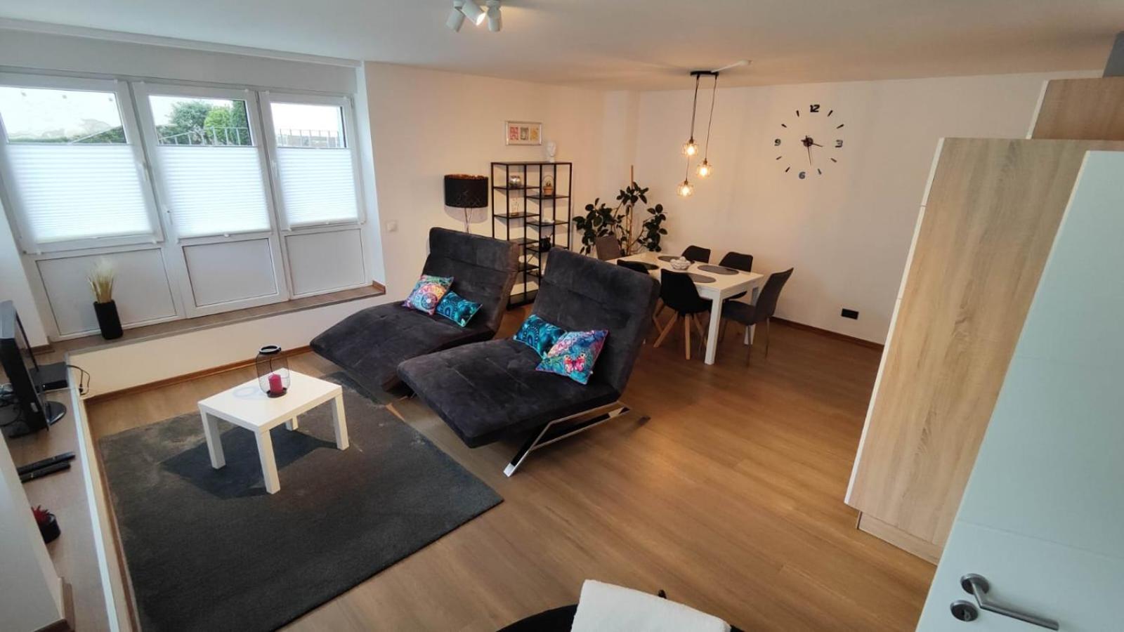 Wohnung In Muelheim-Kaerlich ภายนอก รูปภาพ